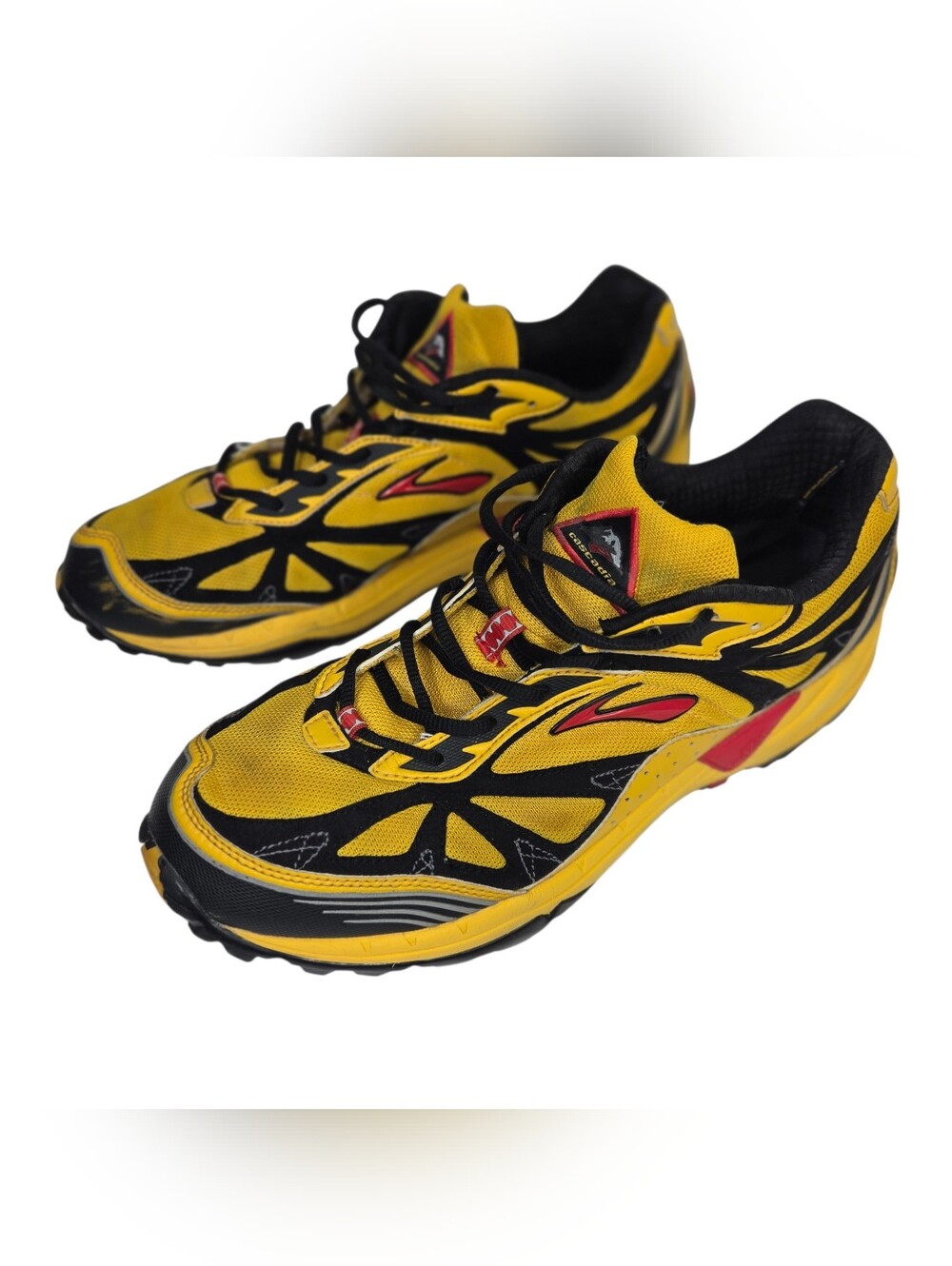 Brooks Men's Yellow and Black Athletic Running Shoes with Red Accents. Size 13